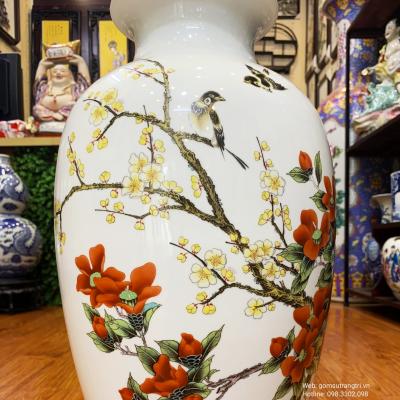 Bình họa tiết Én Báo Xuân Về